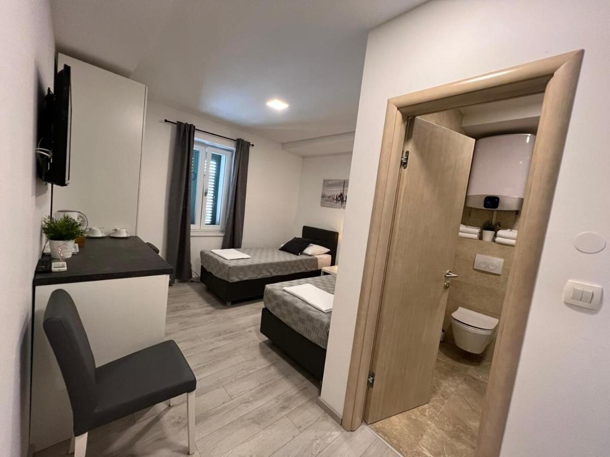 Apartments And Rooms Adriatic Suites Šibenik Exteriör bild