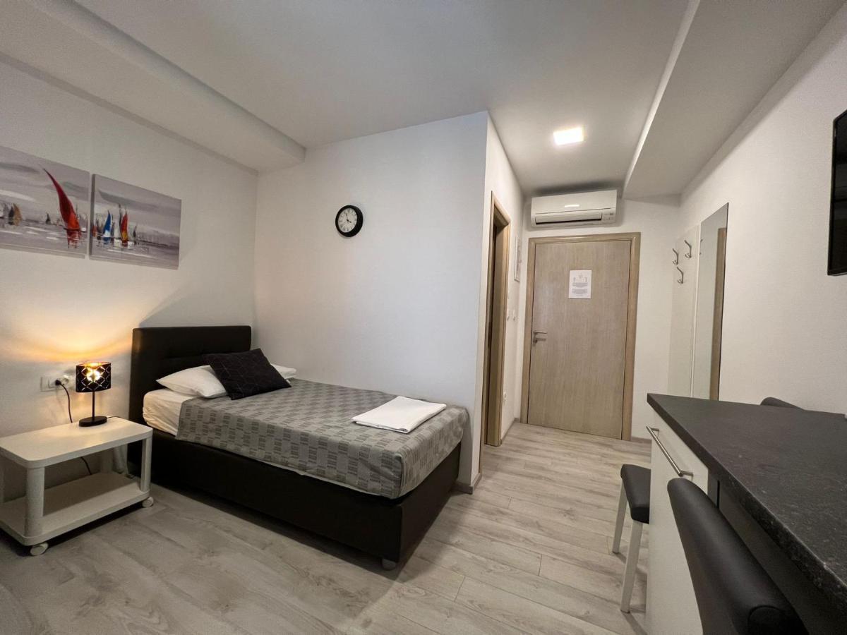 Apartments And Rooms Adriatic Suites Šibenik Exteriör bild